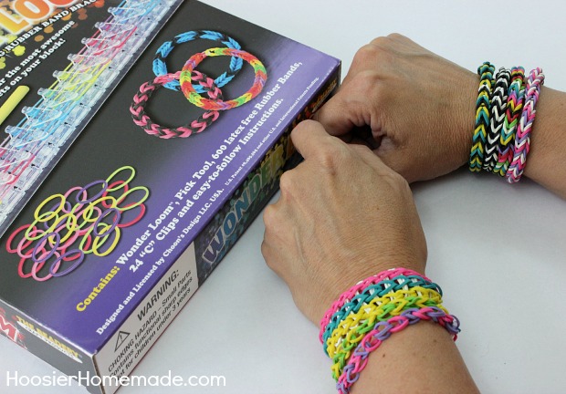 How to Make a Fishtail Rubber Band Bracelet - Hoosier Homemade